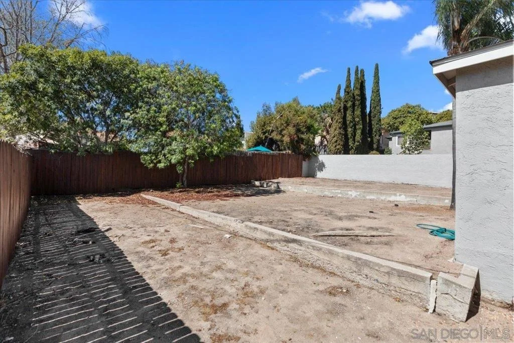 Photo of 4394 Pomona Ave