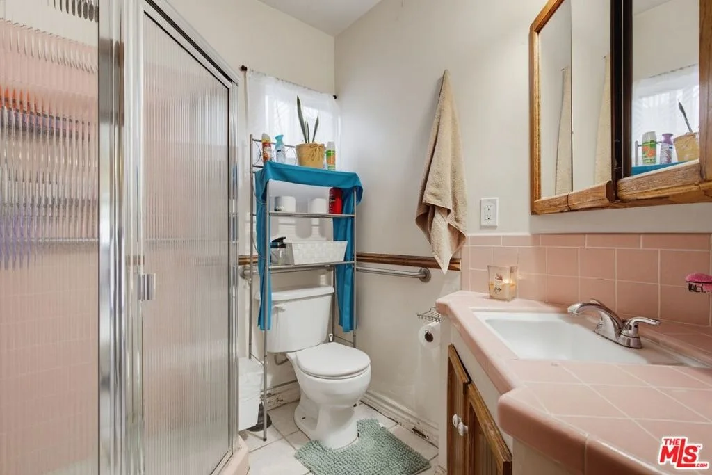 Photo of 291 Simmons Avenue