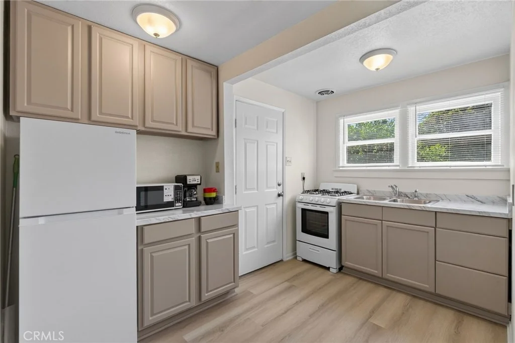 Photo of 3660 Linwood