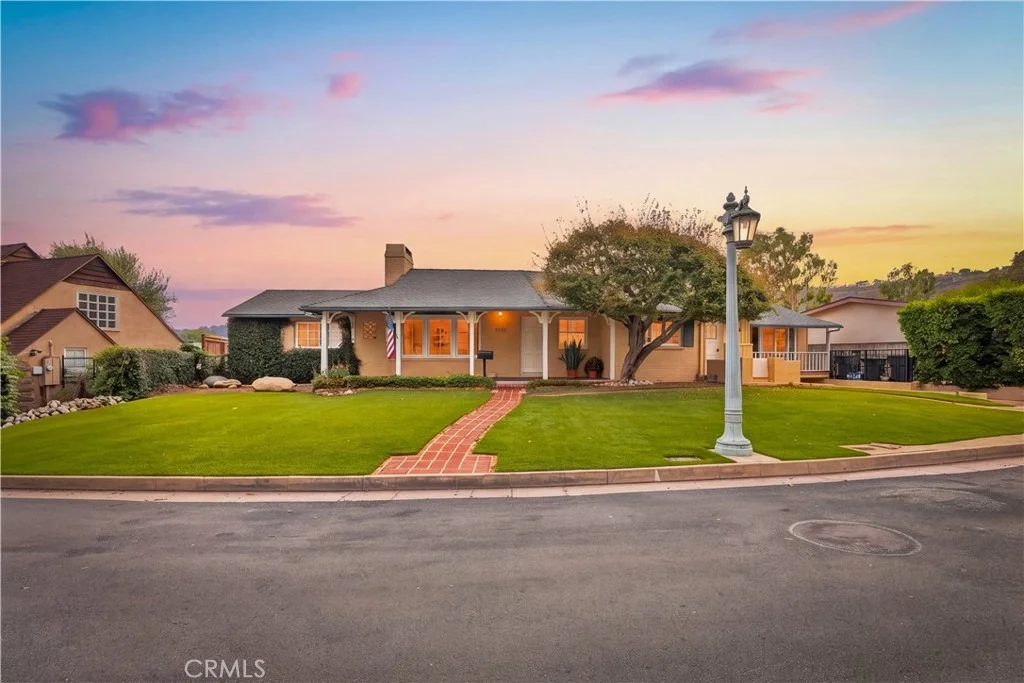 Photo of 1731 La Cresta Drive
