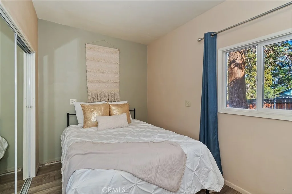 Photo of 811 Leonard Lane