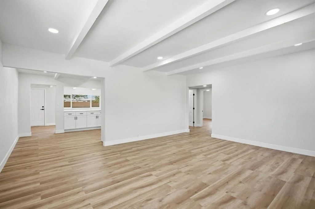Photo of 43581 Oasis Street