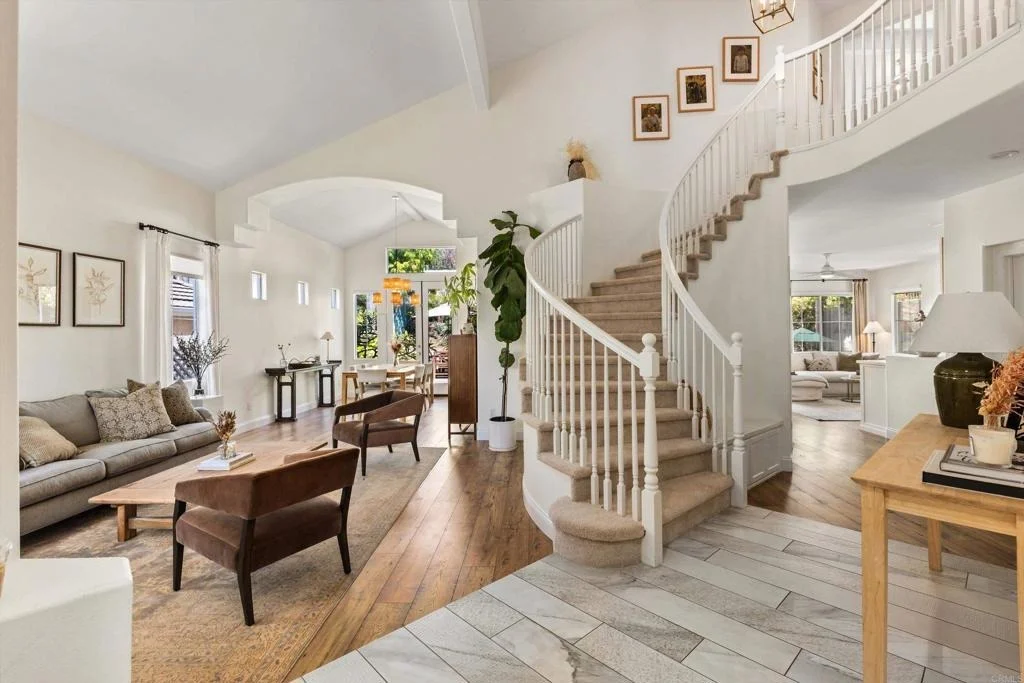 Photo of 2852 Avenida Valera