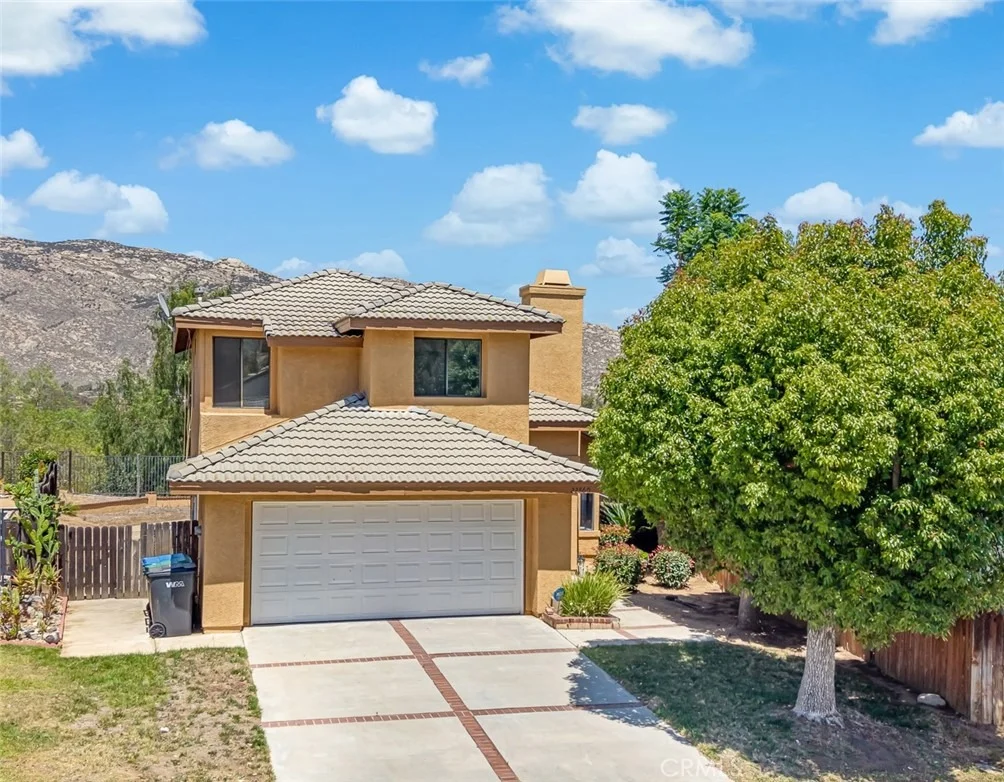 Photo of 22860 Mountain View