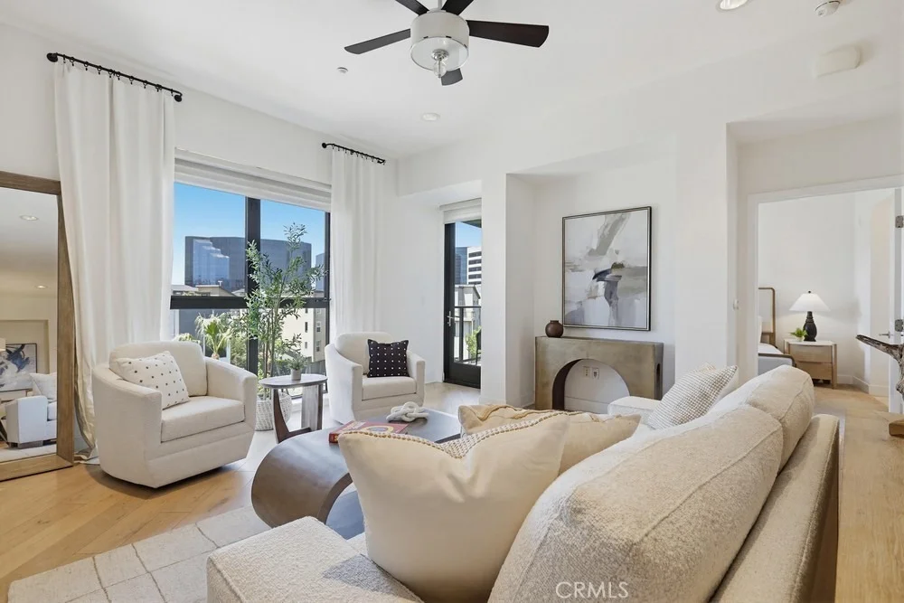 Photo of Unit 406 at 402 Rockefeller