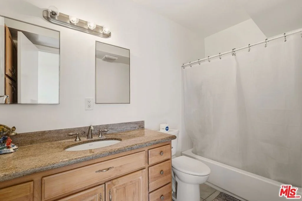 Photo of 15513 S Tarrant Avenue