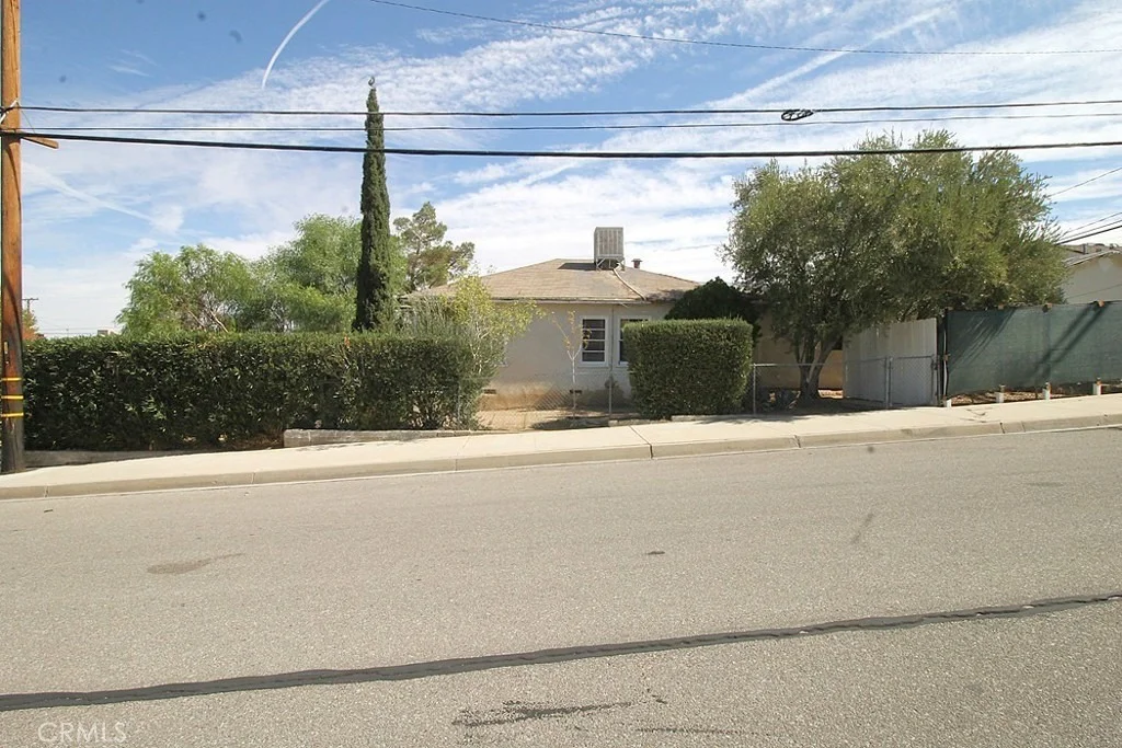 Photo of 100 E Desert View