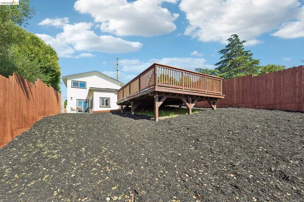 Photo of 449 GILCREST