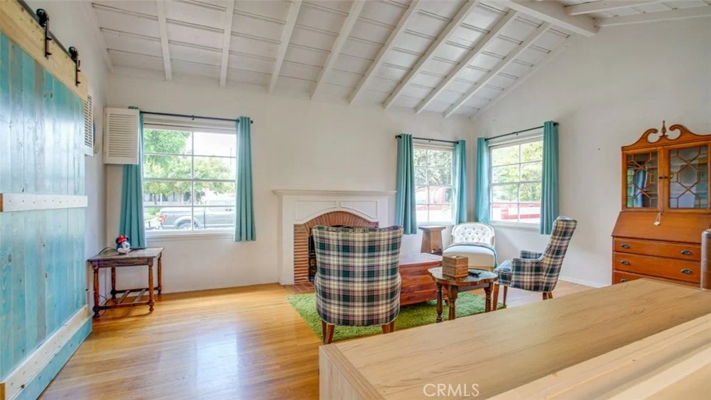 Photo of 330 S Griffith Park Drive