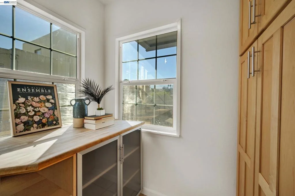 Photo of 784 Sunset Blvd