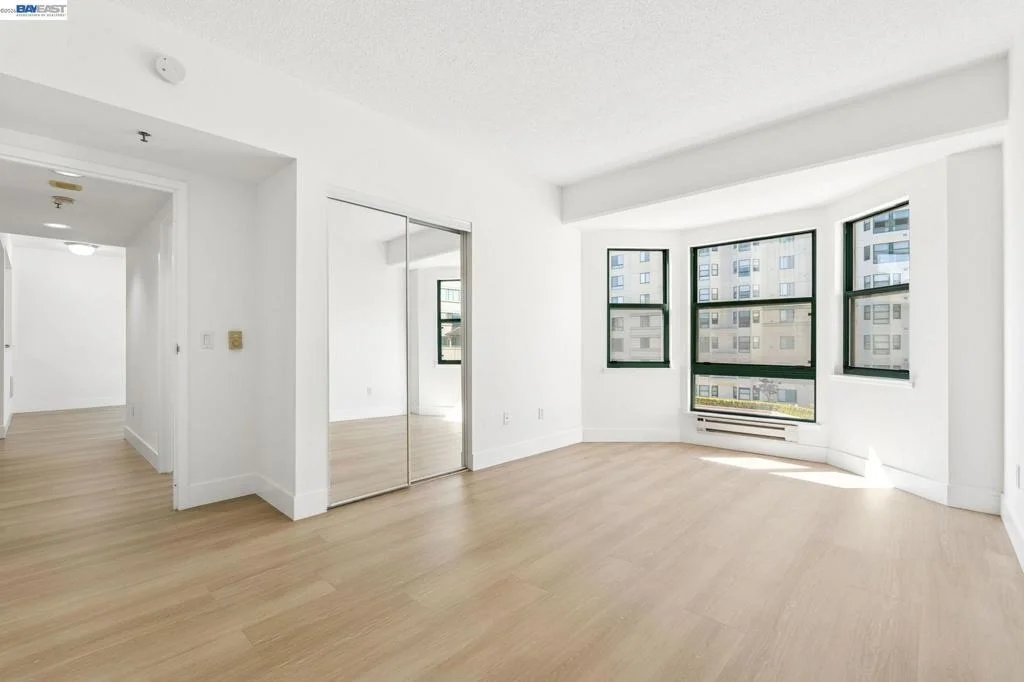 Photo of Unit 546 at 989 Webster Street