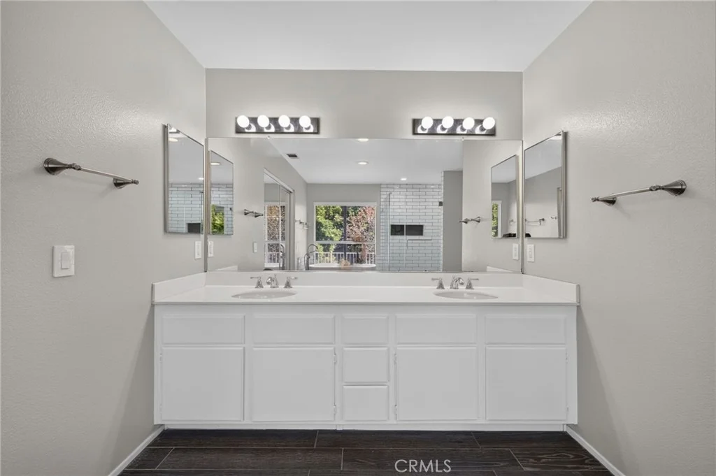 Photo of 1359 Williamsburg Lane
