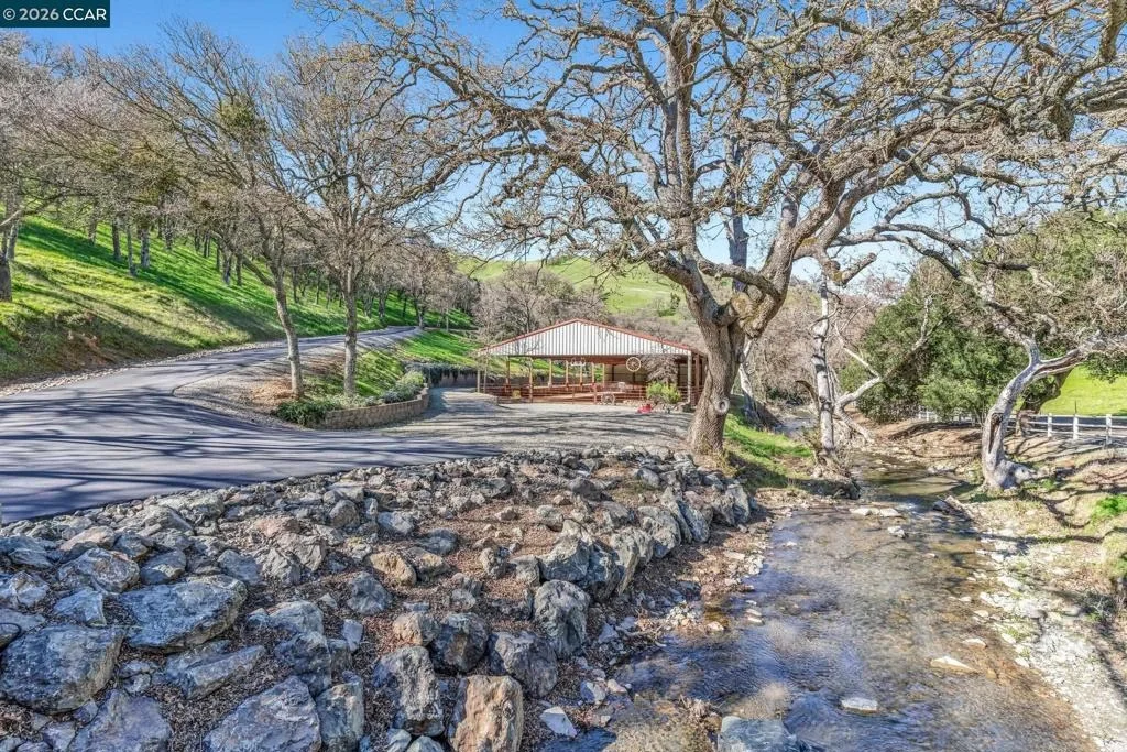 Photo of 2000 Curry Canyon Rd