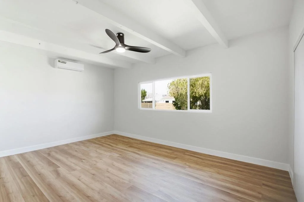 Photo of 43581 Oasis Street