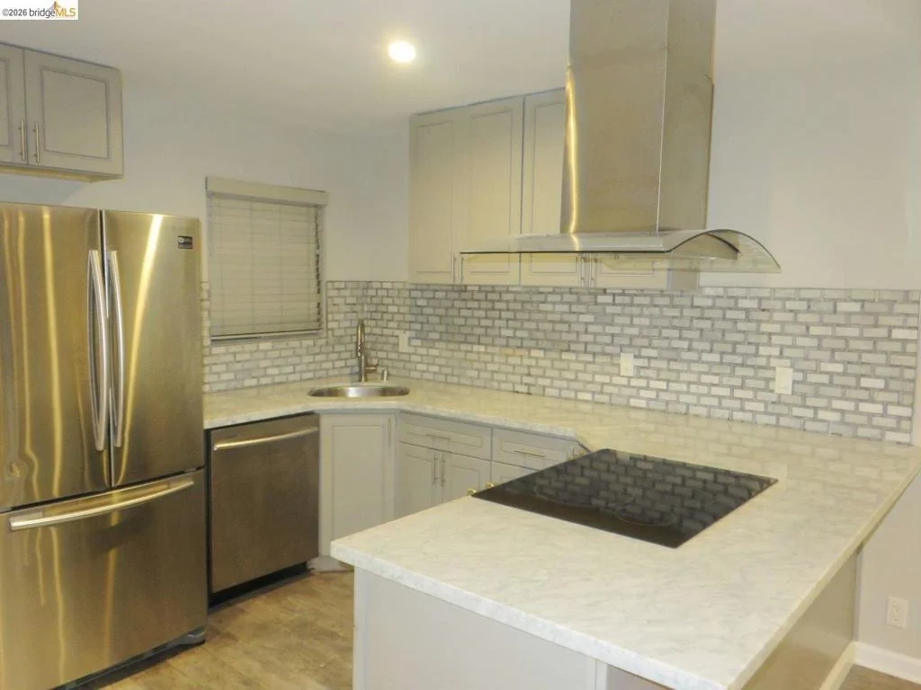 Photo of Unit 304 at 325 Kitty Hawk Rd