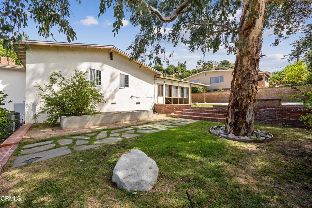 Photo of 6940 Bellclaire Street