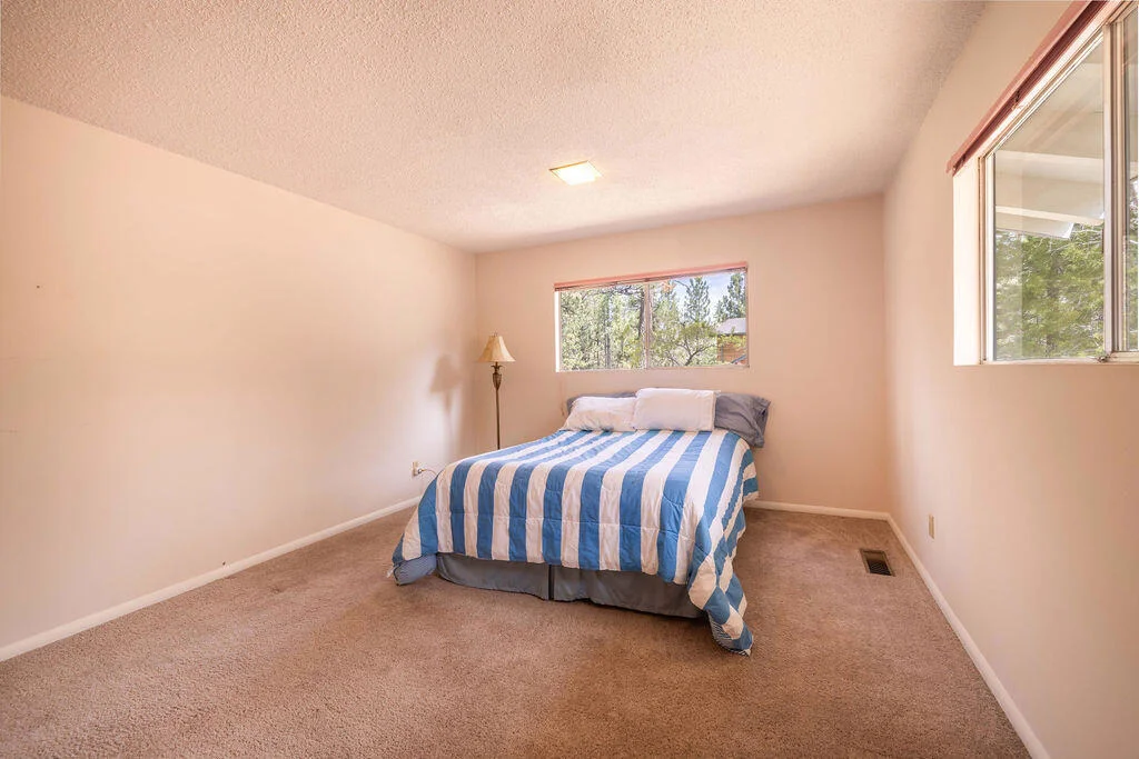 Photo of 41726 Comstock Lane