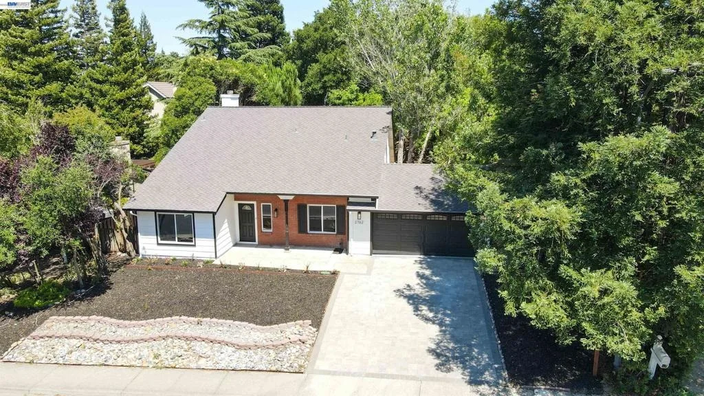 Photo of 2762 Derby Dr
