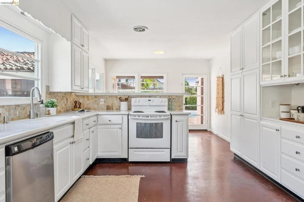 Photo of 201 Warwick Ave