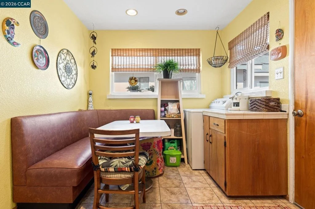 Photo of 2383 Mountain View Dr