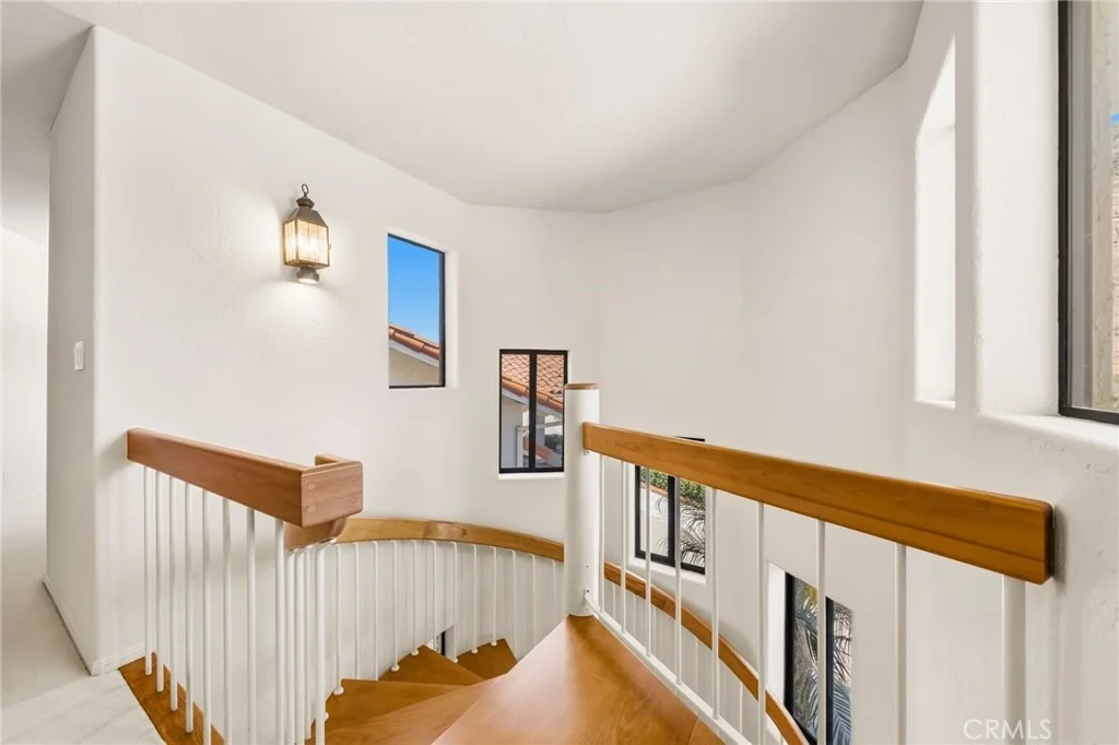 Photo of 2323 Wilt
