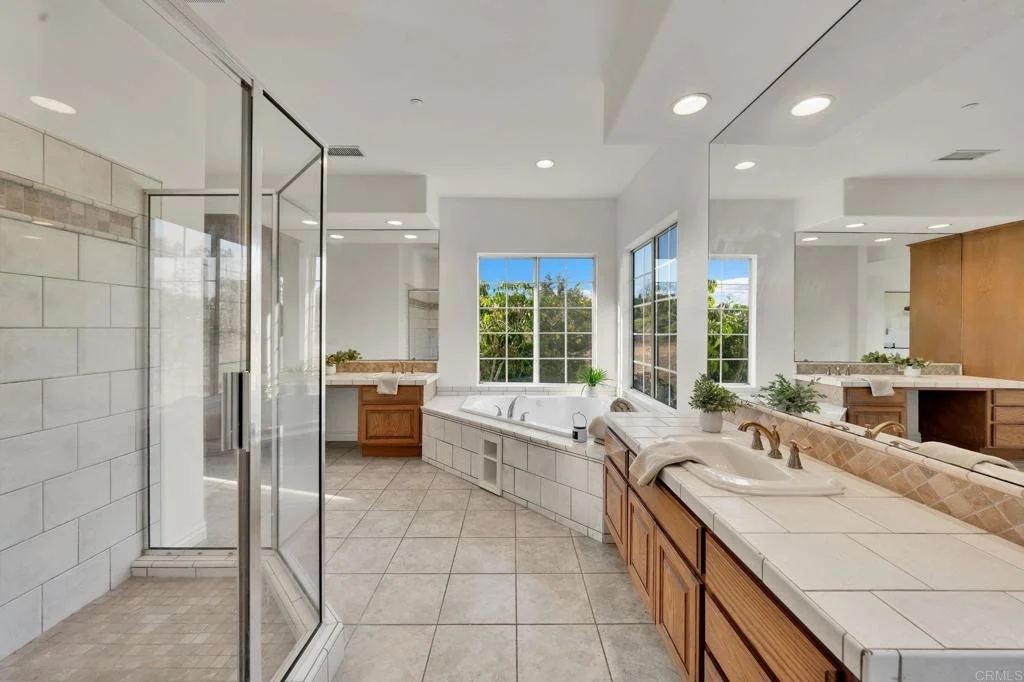 Photo of 1021 Marine View Drive