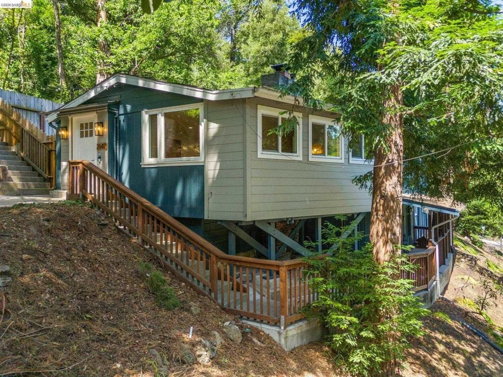 Photo of 2647 Monterey Blvd