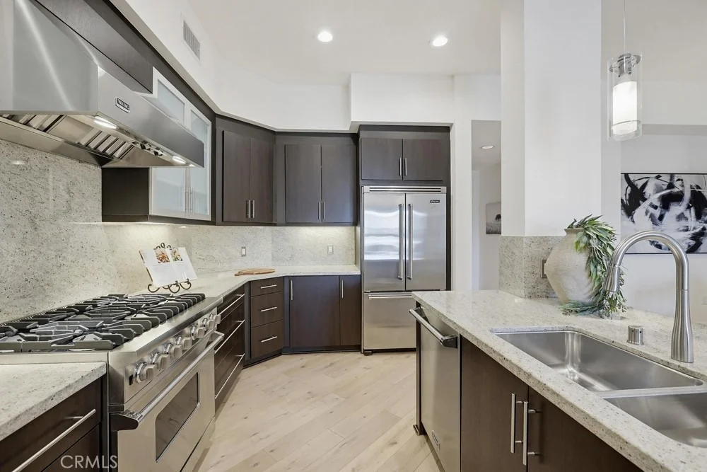 Photo of Unit 406 at 402 Rockefeller