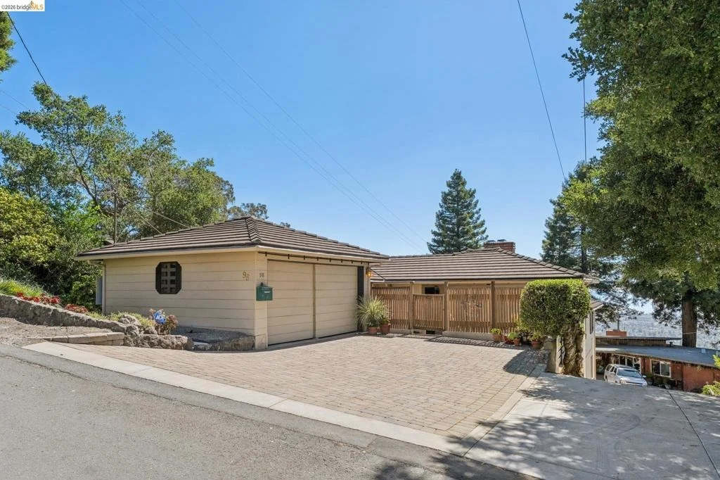 Photo of 98 Fairlawn Dr