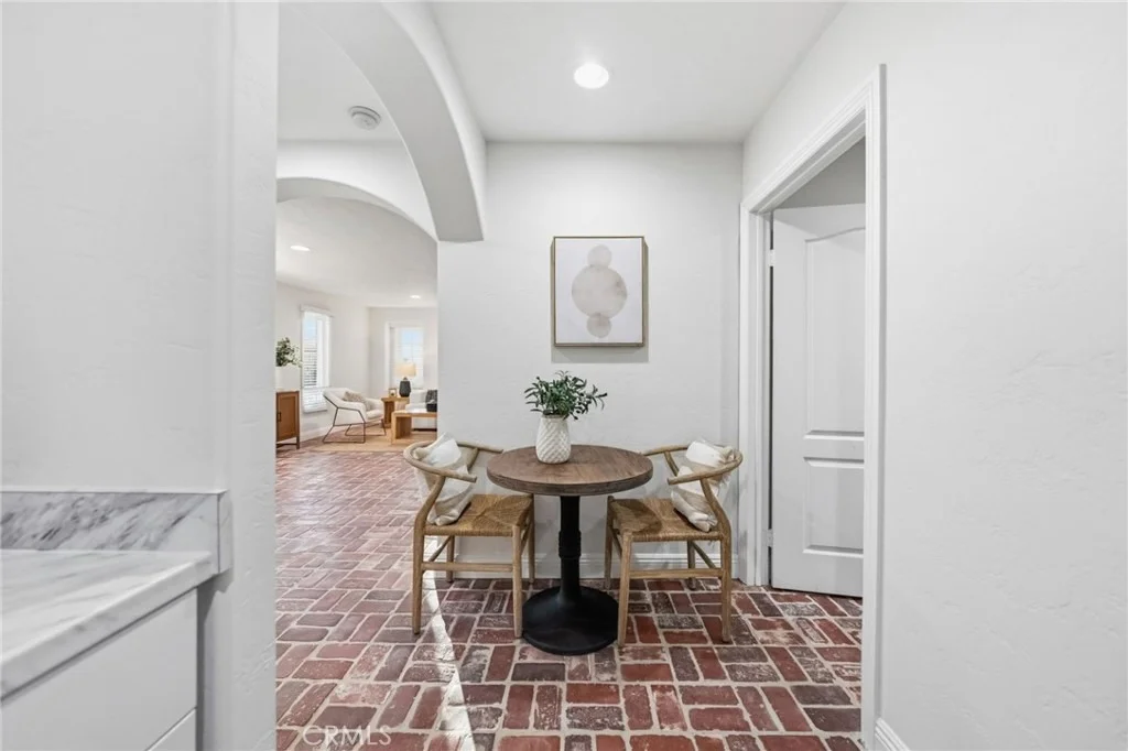 Photo of 40900 Via Los Altos