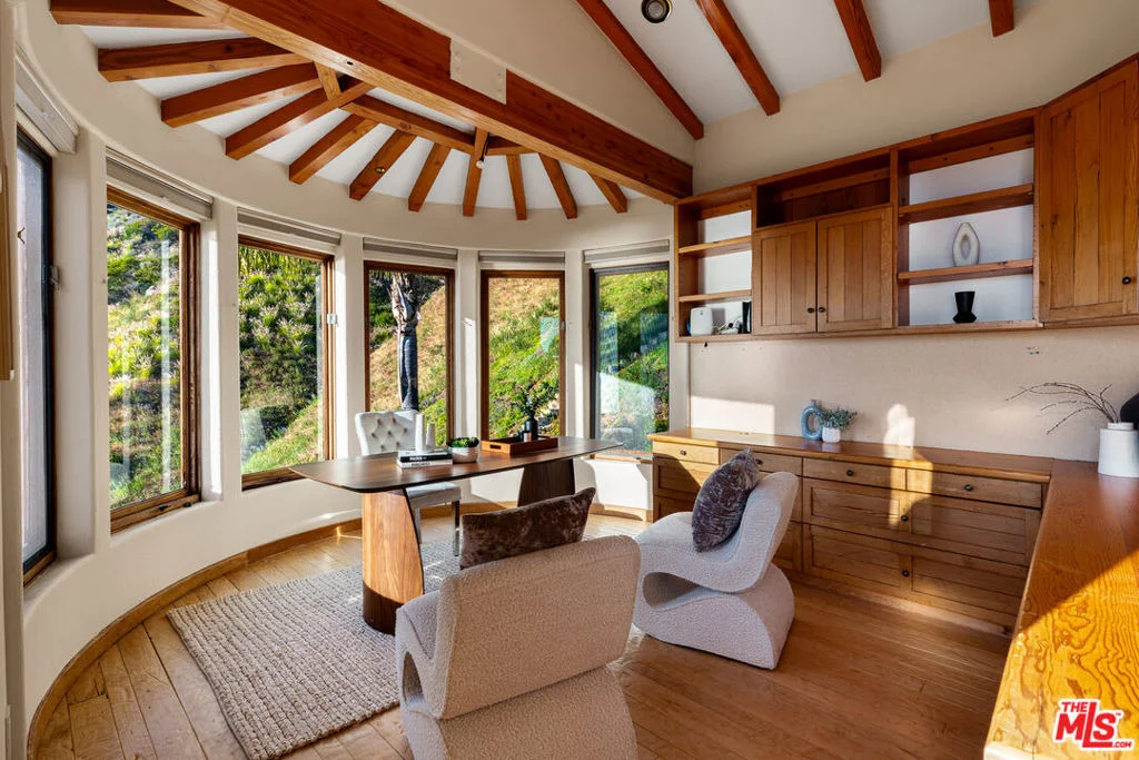 Photo of 4240 Avenida De La Encinal
