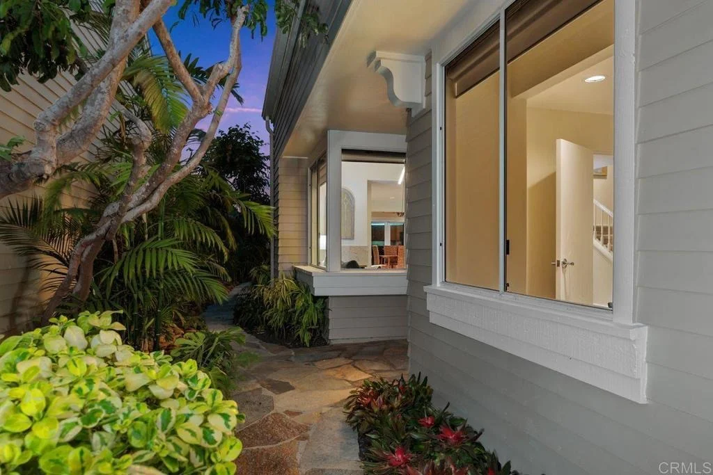 Photo of 7020 Lantana