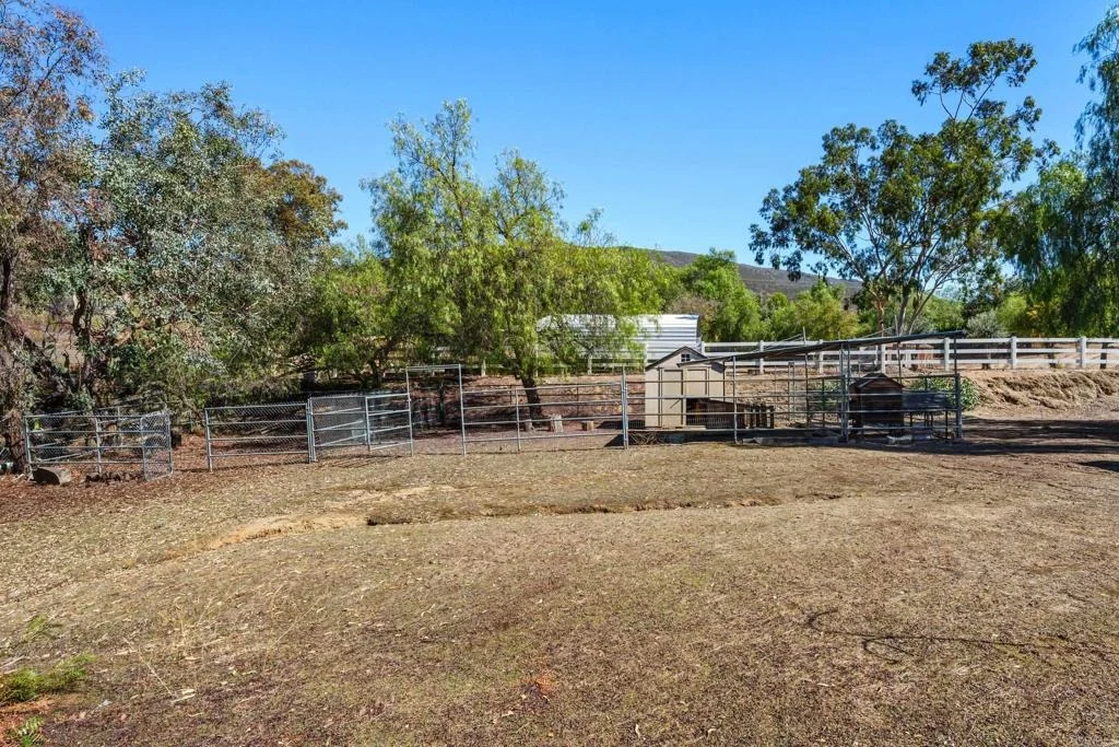 Photo of 3042 Holly Rd