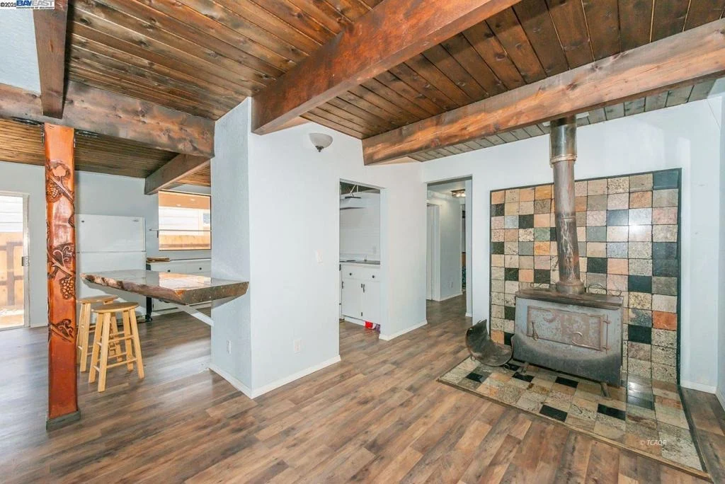 Photo of 230 Mary Ave