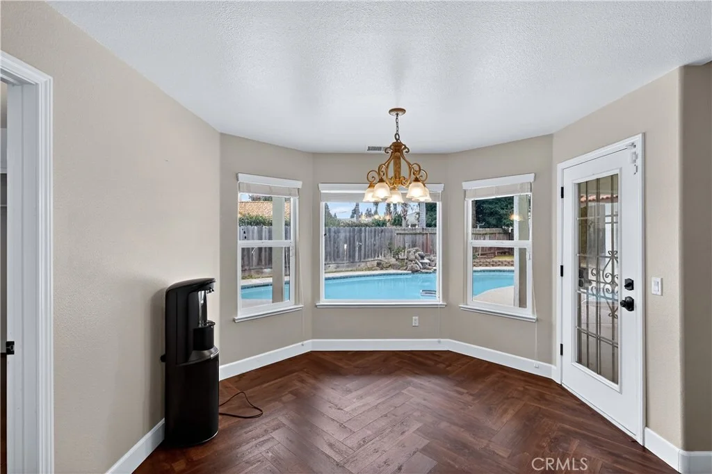 Photo of 724 Robin Drive