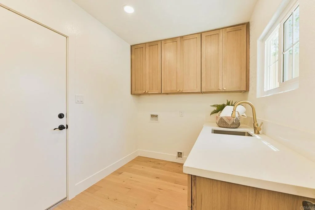 Photo of 2399 Ivy Road