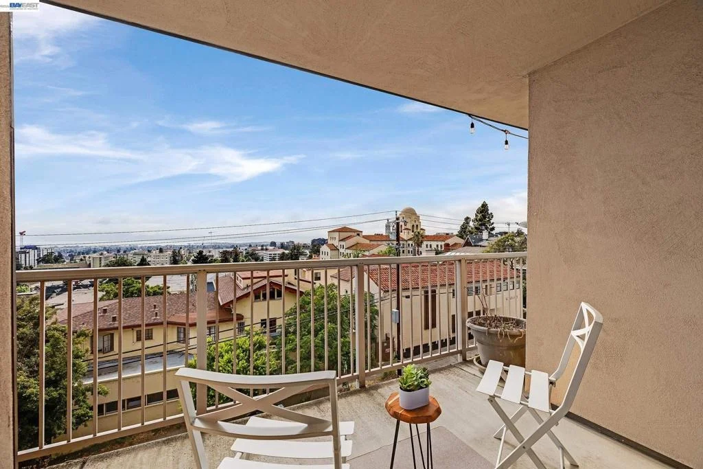 Photo of Unit 306 at 2 Panoramic Way