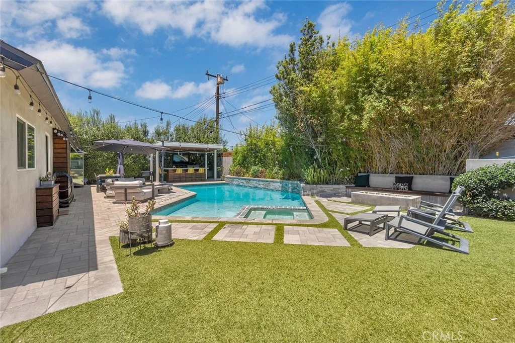 Photo of 2661 Oak Knoll Drive
