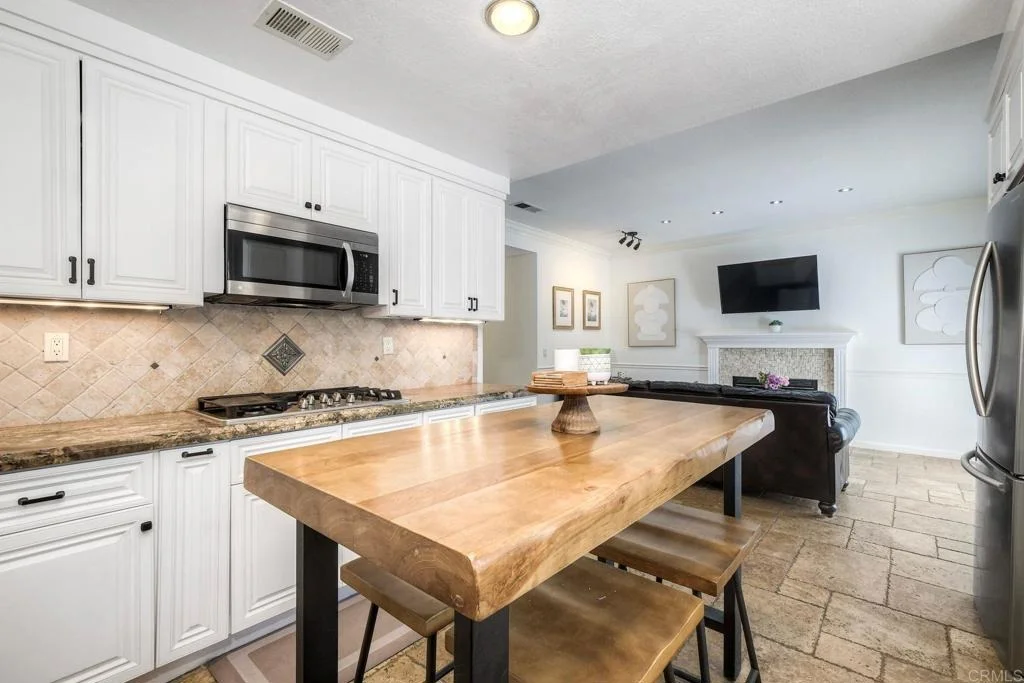 Photo of 975 Rose Arbor Drive