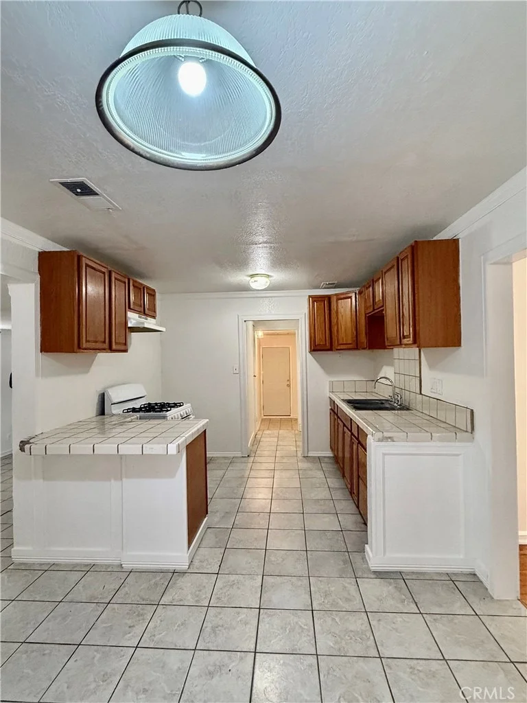 Photo of 1020 W 24th