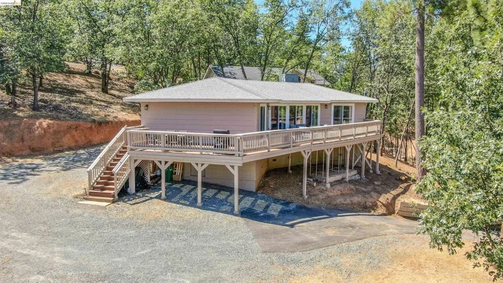 Photo of 23984 Oxbow Ln South