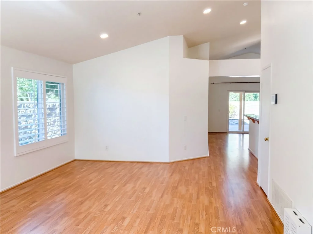 Photo of 7776 Somerset