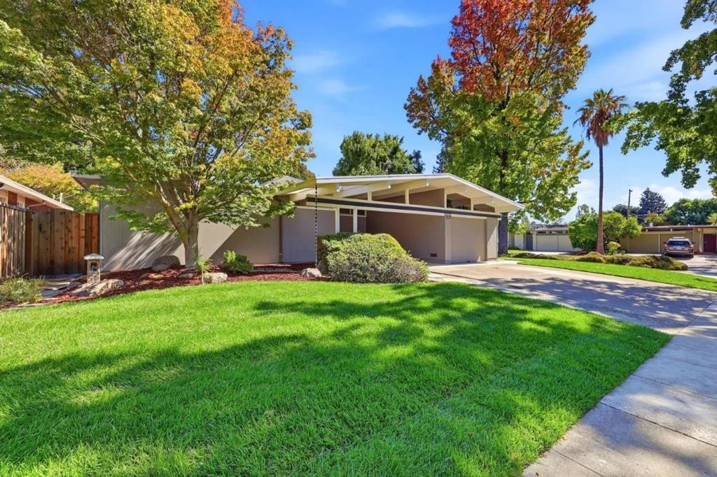 Photo of 1729 Comstock Way