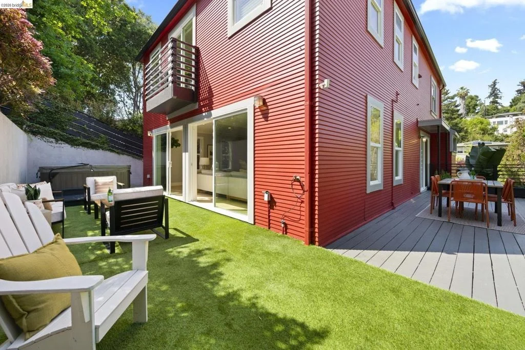 Photo of 683 Mandana Blvd.