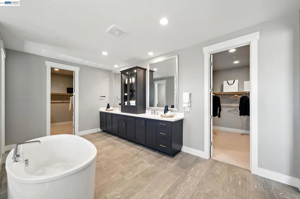 Photo of 4225 Langley Road