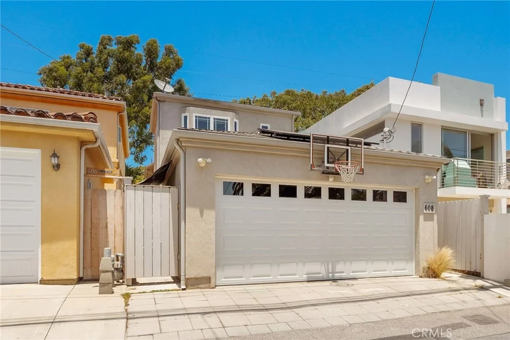 Photo of 608 Rosecrans Avenue