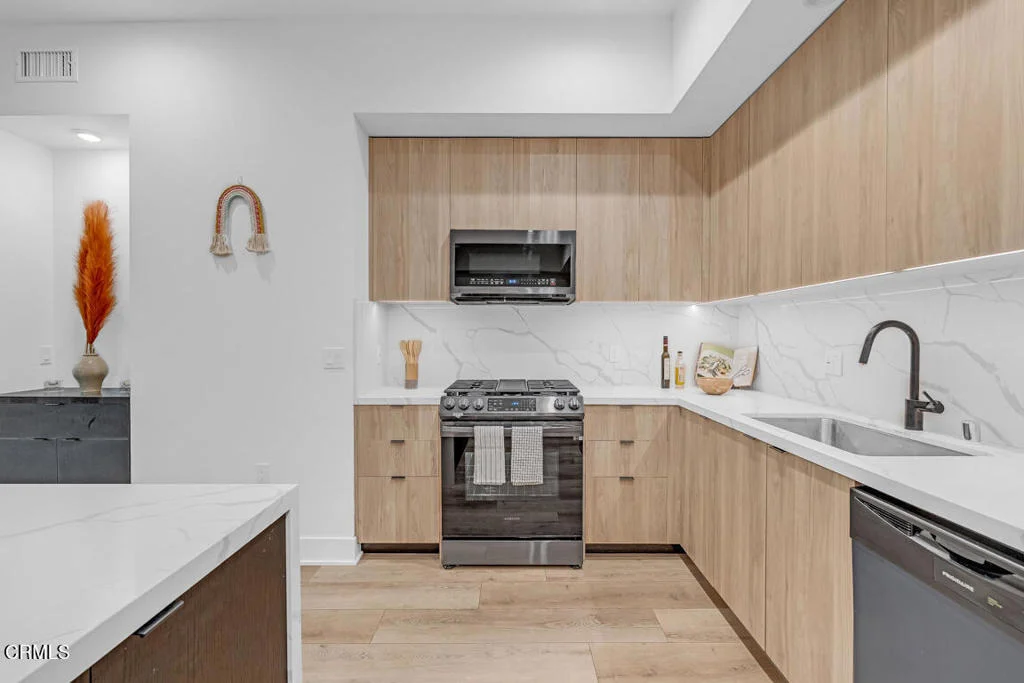 Photo of Unit 310 at 178 S Euclid Avenue