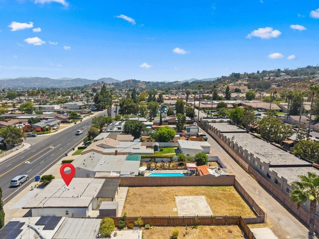 Photo of 317 W Chase Ave W