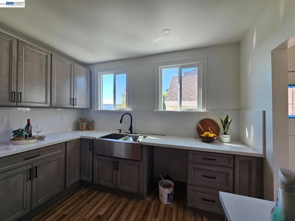 Photo of 2569 Maxwell Ave