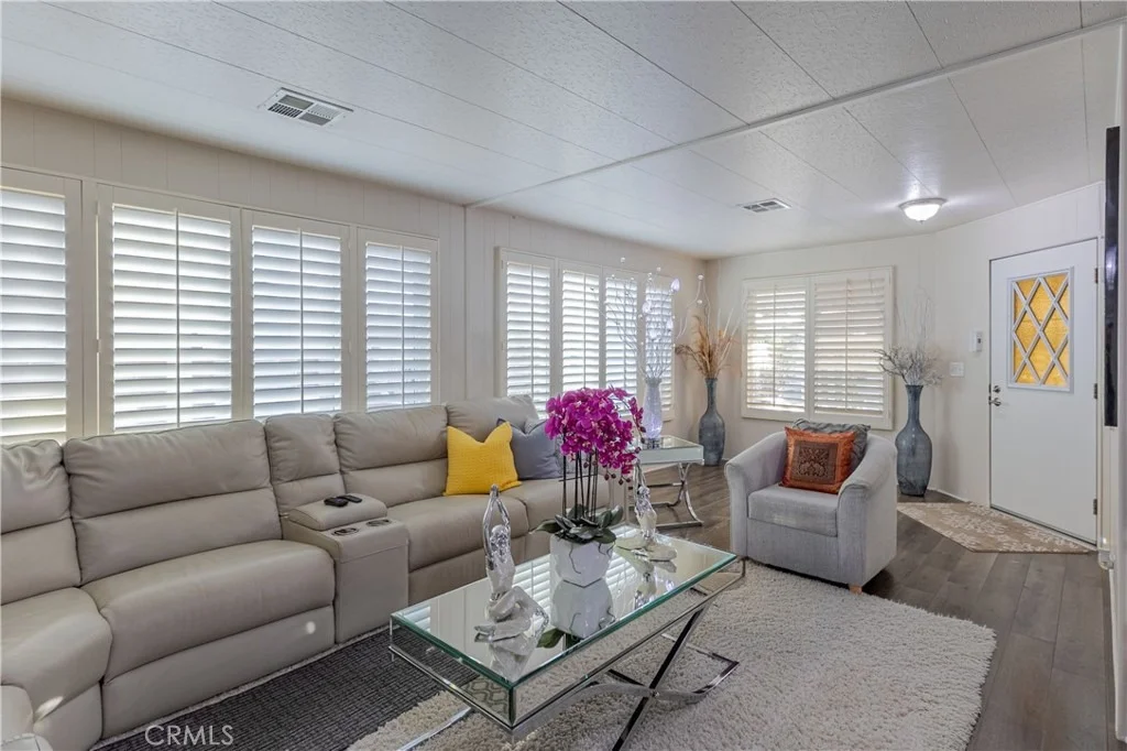 Photo of 8509 Beverly Blvd, SPC 16